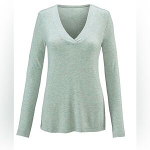 CAbi Laidback Long Sleeve V-neck Tee | Women's Sz L